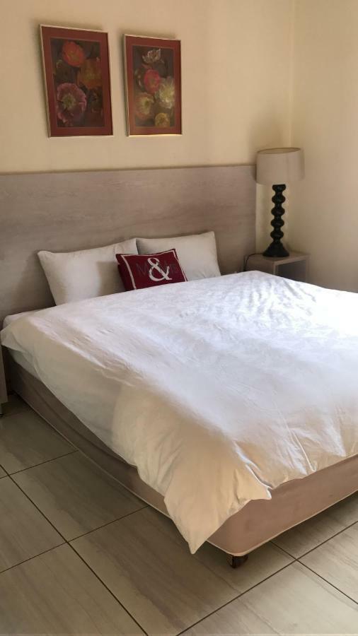Queenspark Lodge Bloemfontein Esterno foto