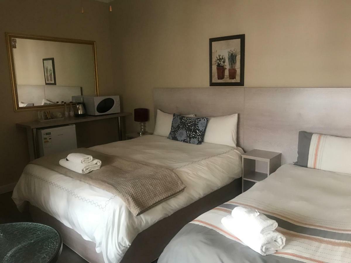 Queenspark Lodge Bloemfontein Esterno foto